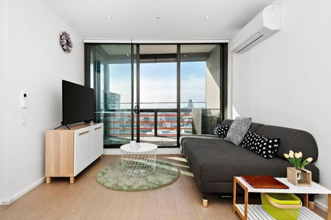 Resort-style Docklands Riverview Stay With Parking - Stays Accommodation 2