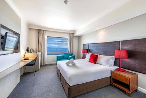 Resort Style King Pad With Sparkling Sea Views - Stayed 0