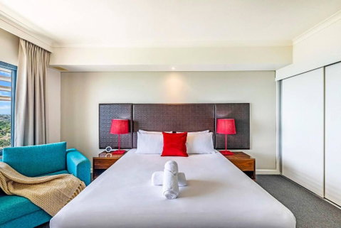 Resort Style King Pad With Sparkling Sea Views - Stayed 3