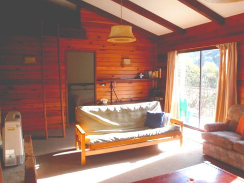 Retro 2 Bedroom Apartment - Stayed 2