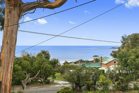 Retro Retreat - Stayed 2