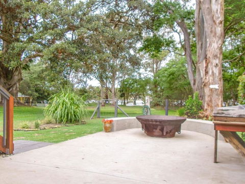 Riverside Retreat - Stays Accommodation 2