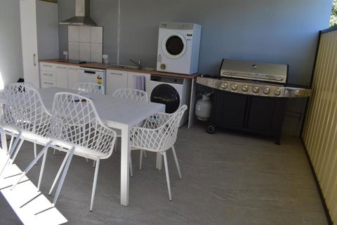 Riviana Motel - Stayed 2