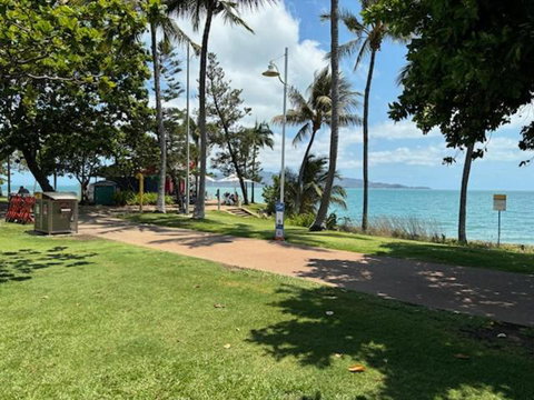 Residential Two-bedroom Unit On The Strand, Self-check In, Wi-fi - Stayed 1