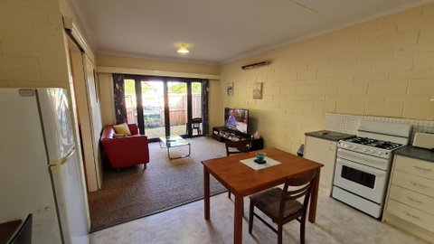 Rise N Shine - Affordable 50sqm Garden Apartment - Stayed 3