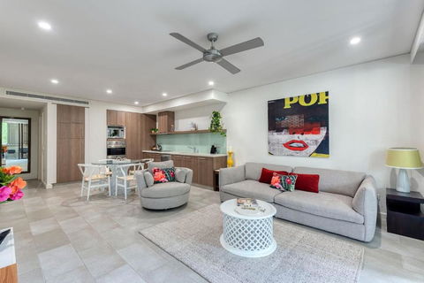 Rose At Temple Palm Cove - A Poolside Paradise - Stayed 0