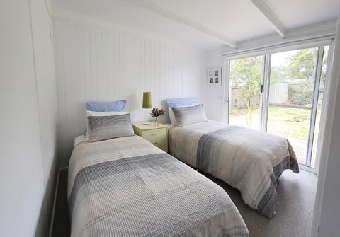Saltbush - Ideally Located And Modernised MCM Beach House - Stays Accommodation 1