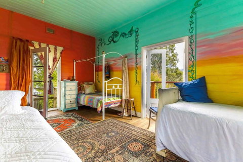 Robbie Burns Hotel Wyndham - Stays Accommodation 1