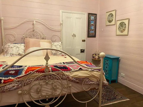 Robbie Burns Hotel Wyndham - Stays Accommodation 2