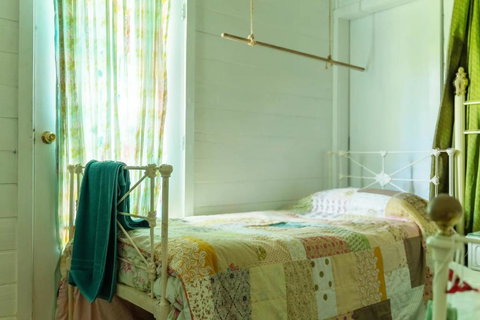 Robbie Burns Hotel Wyndham - Stays Accommodation 3