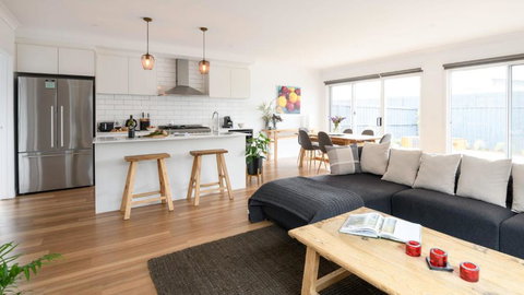 Rock Cottage - Stays Accommodation 1