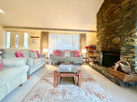Rocky Mountain Cottage - Stayed 1