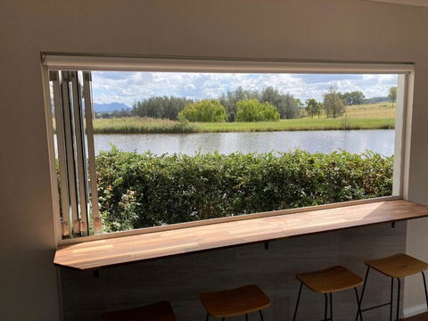Romantic Lakehouse Set In A Private Vineyard In The Hunter Valley - Stayed 3