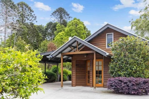 Romantic Lakeview Cottage - Stayed 1
