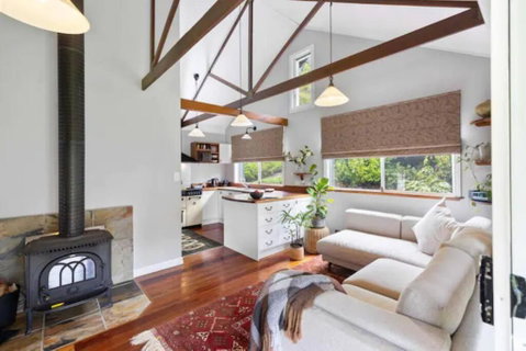 Romantic Lakeview Cottage - Stayed 3