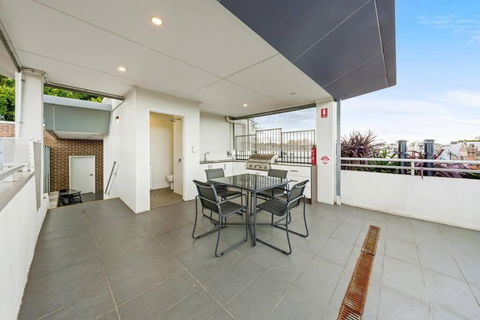 Rooftop 2 Bed Apt With Terrace At Newtown - Stayed 2