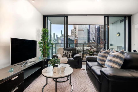 Rooftop Pool 2BR Apartment At Marvel Stadium With Free Parking - Stays Accommodation 1