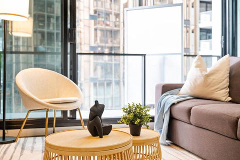 Rooftop Pool 2BR Apt At Marvel Stadium With Free Parking - Stayed 2