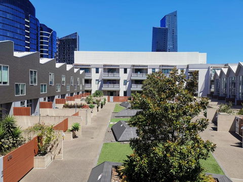 Room With King-size Bed Close To Melbourne CBD & Southern Cross Station - Stays Accommodation 3