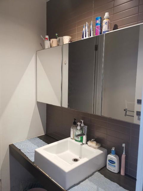 Room With King-size Bed Close To Melbourne CBD & Southern Cross Station - Stays Accommodation 2