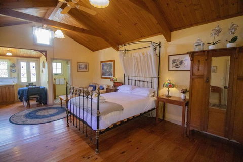 Rose Petal Cottage - Stayed 2