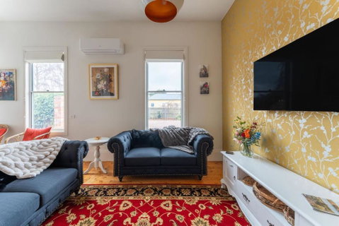 Rose Villa Heritage Home With Parking & WiFi - Stayed 3