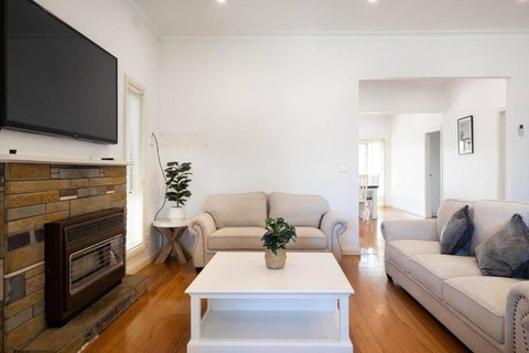 Rosebud Reset - A Beachside Group Getaway - Stayed 1