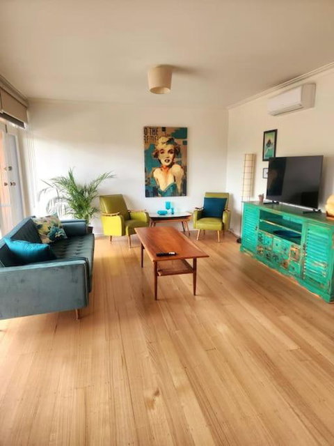 Rosebud Retro Retreat - Stayed 0