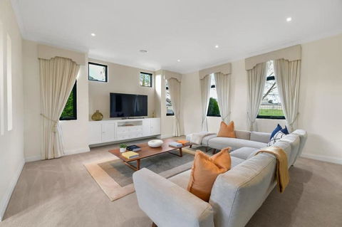 Roselawn Retreat - Pool, Incredible Views, Sleeps 8 - Stayed 1