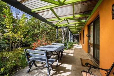 Roses On The River - An Absolute River Frontage Cottage - Stays Accommodation 2
