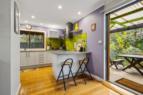 Roses On The River - An Absolute River Frontage Cottage - Stays Accommodation 3