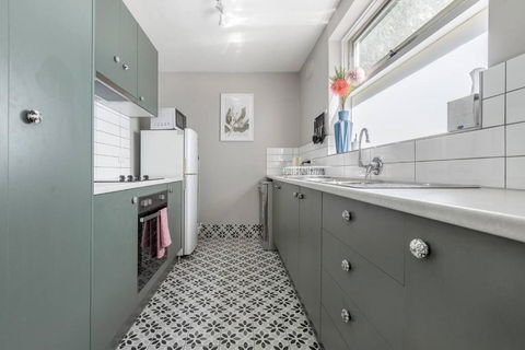 Rosewood Lodge - Cottage Charm Off High Street - Stayed 1