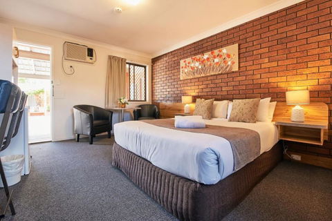 Ruthven Street Motor Inn - Stayed 3