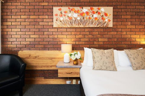 Ruthven Street Motor Inn - Stayed 1