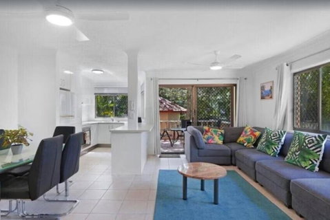 Salerno - Hosted By Burleigh Letting - Stayed 0