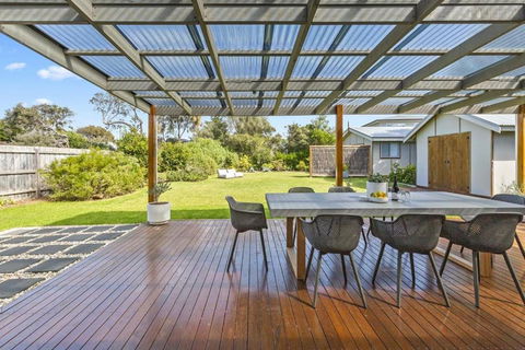 Salt Air Beach Retreat - 280m Walk To Foreshore, Check Out 5pm Sunday! - Stays Accommodation 2