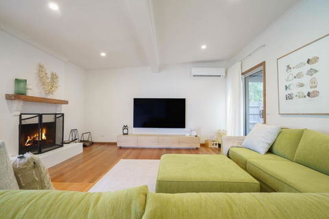 Salt Air Beach Retreat - 280m Walk To Foreshore, Check Out 5pm Sunday! - Stays Accommodation 3