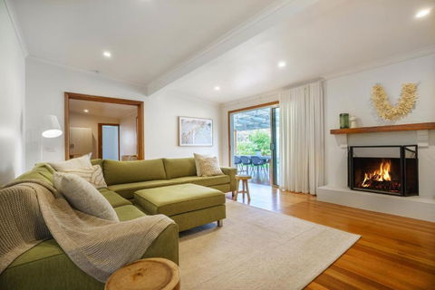 Salt Air Beach Retreat - 280m Walk To Foreshore, Check Out 5pm Sunday! - Stays Accommodation 0