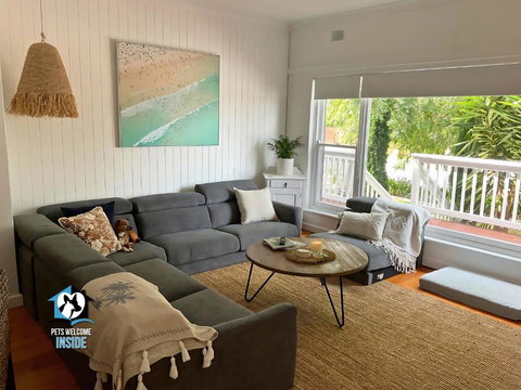 Saltwater Sunsets Seaside Haven With Ocean Views - Stays Accommodation 1