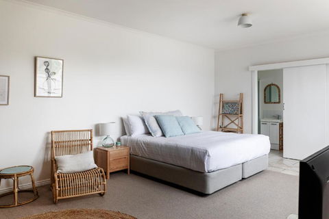 Saltwood - Stays Accommodation 3