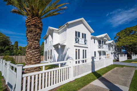 Salty Palms By The Sea - ONE - Stayed 0