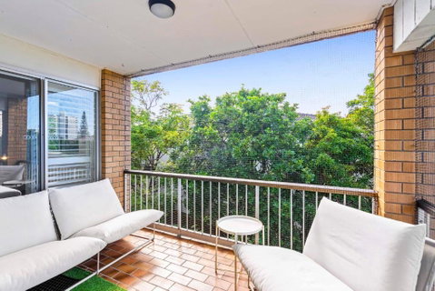 Salty Sea Breeze Apartment 500m To Waters Edge - Stayed 3