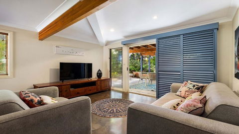 Salty Seaside - Stays Accommodation 2