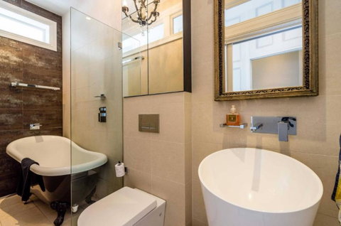 Sanctuary At The Rocks - Stays Accommodation 3