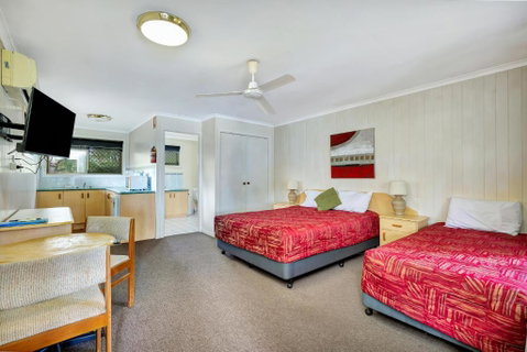Sanctuary Lakes Fauna Retreat - Stays Accommodation 3