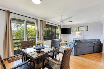 Sanctuary Lakes Fauna Retreat with Stayed