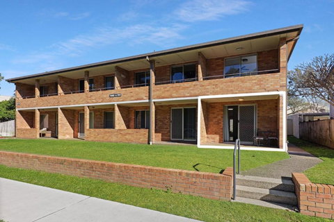 Sand And Sea 4 - Stayed 0