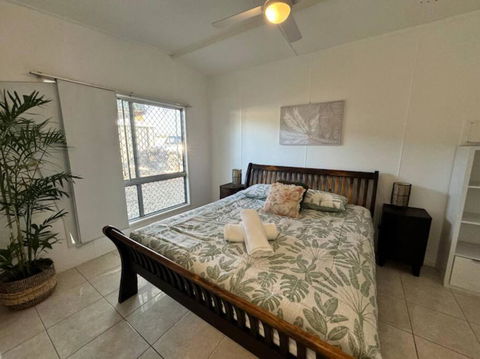 Sand Bars - Spacious, Beach, Pets - Stays Accommodation 0