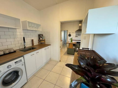 Sand Bars - Spacious, Beach, Pets - Stays Accommodation 3