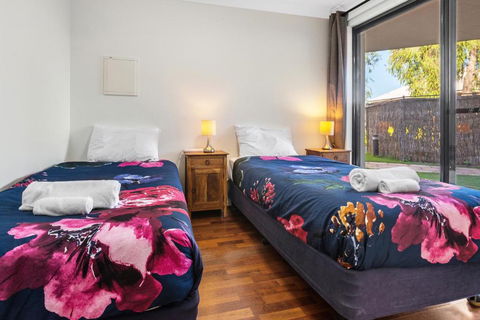 Sandbar Cape View Resort - Stays Accommodation 3